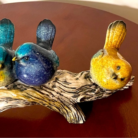 Beautiful Colorful Birds figurines on the branch. - Picture 7 of 9